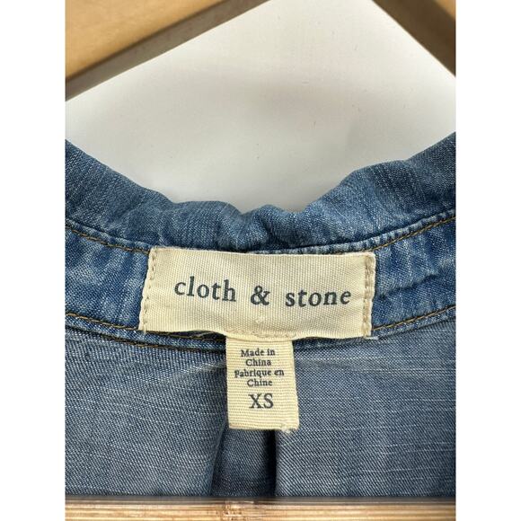 Cloth & Stone Blue Chambray Denim Button Down Shirt Women's Size X-Small XS - Picture 6 of 9